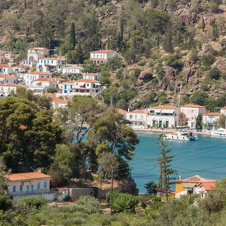Agiazi Poros Summer House Galatas  Exterior photo