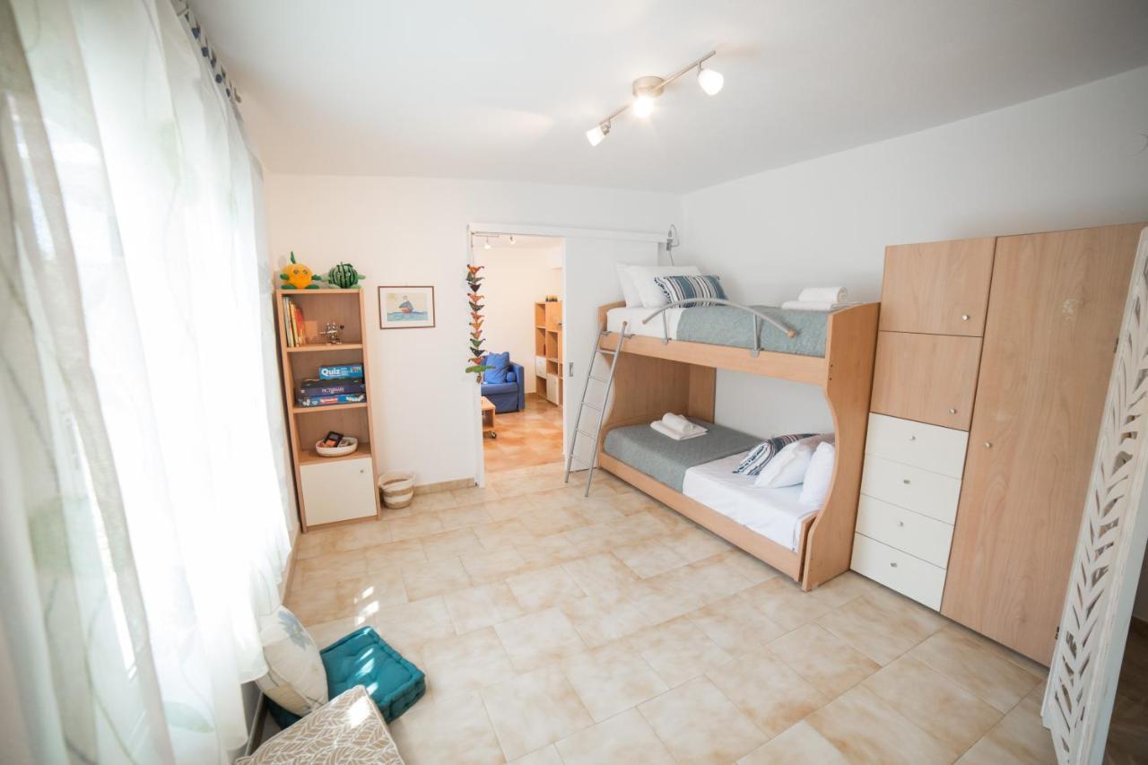 Agiazi Poros Summer House Galatas  Exterior photo